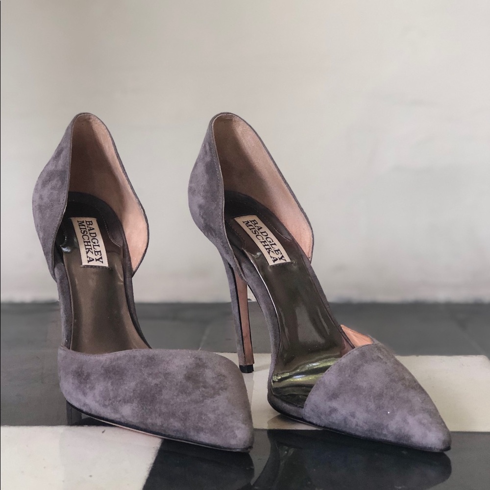 Badgley Mischka Gray Suede Pump